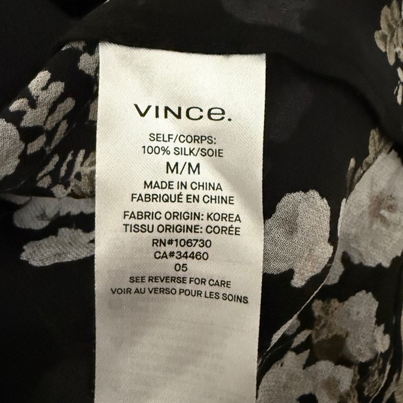 VINCE Women’s Black Floral Print Sheer Silk Band Collar Blouse Size Medium - Picture 10 of 10